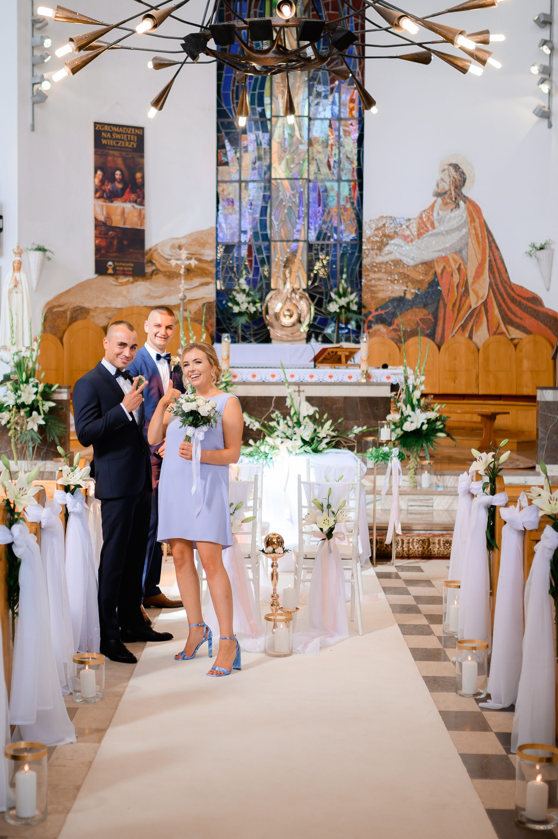 zdjęcia ślubne w kościele w wykonaniu fotografa z Lublina Karol Woś PhotoWos