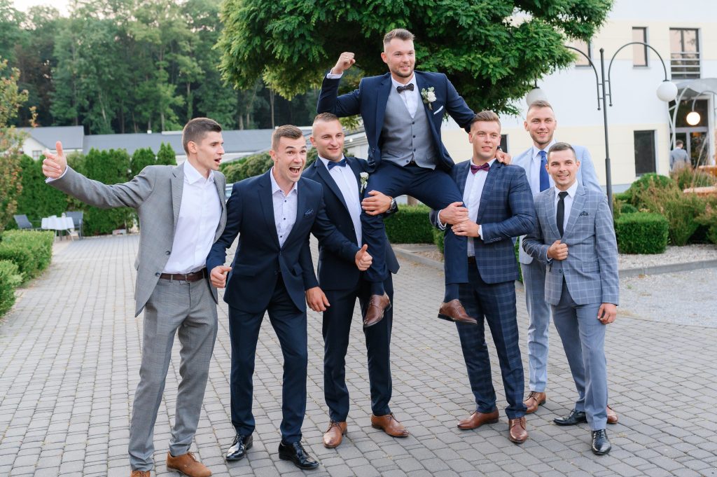 niepowtarzalne-reportaże-ślubne-Fotograf-ślubny-Lublin-Zamość-Łuków-Puławy-Opole-Lubelskie-Chełm-Lipsko-Zwoleń-Ostrowiec-Świętokrzyski-Kraków-i-cały-świat Zdjęcia, które opowiadają historię. Odkrywaj piękno Lublina Warszawy przez moje obiektywy. Zapraszam do podróży w świat zdjęć. Sesje plenerowe w magicznych zakątkach Lublina/Warszawy - fotograf Lublin - Fotograf Warszawa