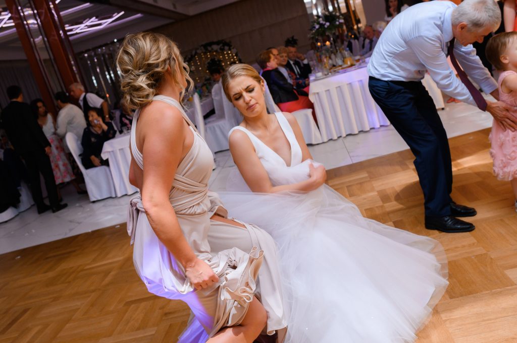 niepowtarzalne-reportaże-ślubne-Fotograf-ślubny-Lublin-Zamość-Łuków-Puławy-Opole-Lubelskie-Chełm-Lipsko-Zwoleń-Ostrowiec-Świętokrzyski-Kraków-i-cały-świat Zdjęcia, które opowiadają historię. Odkrywaj piękno Lublina Warszawy przez moje obiektywy. Zapraszam do podróży w świat zdjęć. Sesje plenerowe w magicznych zakątkach Lublina/Warszawy - fotograf Lublin - Fotograf Warszawa