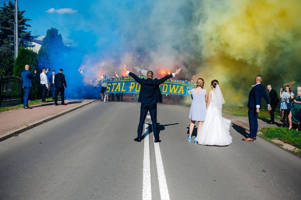 niepowtarzalne-reportaże-ślubne-Fotograf-ślubny-Lublin-Zamość-Łuków-Puławy-Opole-Lubelskie-Chełm-Lipsko-Zwoleń-Ostrowiec-Świętokrzyski-Kraków-i-cały-świat Zdjęcia, które opowiadają historię. Odkrywaj piękno Lublina Warszawy przez moje obiektywy. Zapraszam do podróży w świat zdjęć. Sesje plenerowe w magicznych zakątkach Lublina/Warszawy - fotograf Lublin - Fotograf Warszawa