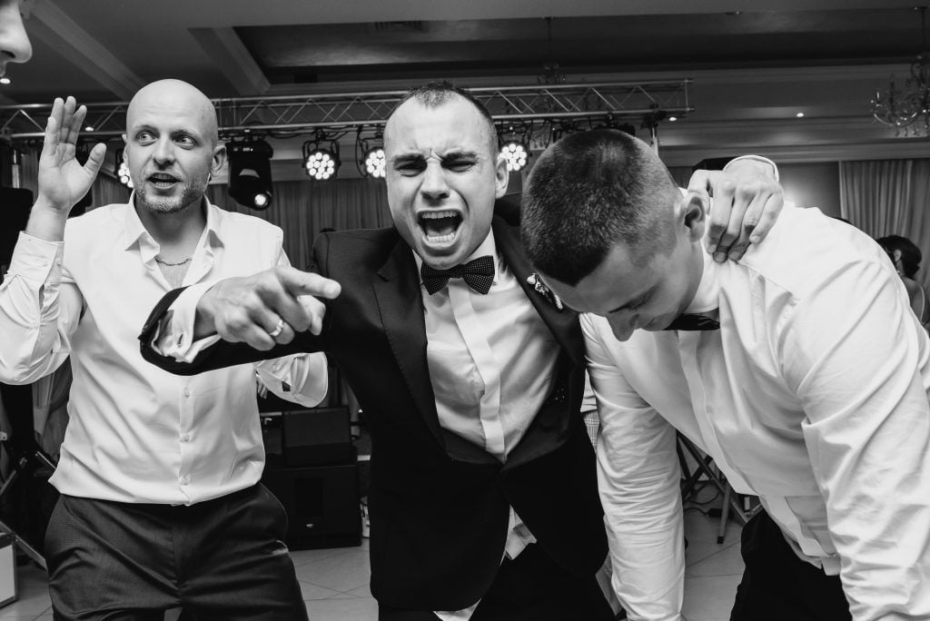 niepowtarzalne-reportaże-ślubne-Fotograf-ślubny-Lublin-Zamość-Łuków-Puławy-Opole-Lubelskie-Chełm-Lipsko-Zwoleń-Ostrowiec-Świętokrzyski-Kraków-i-cały-świat Zdjęcia, które opowiadają historię. Odkrywaj piękno Lublina Warszawy przez moje obiektywy. Zapraszam do podróży w świat zdjęć. Sesje plenerowe w magicznych zakątkach Lublina/Warszawy - fotograf Lublin - Fotograf Warszawa
