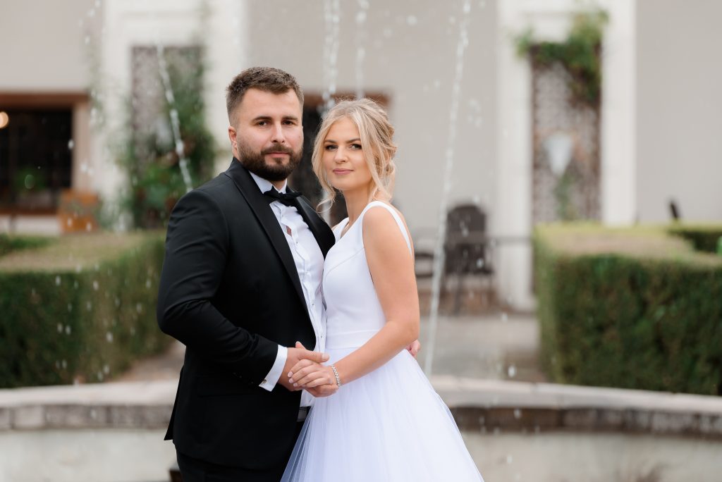 niepowtarzalne-reportaże-ślubne-Fotograf-ślubny-Lublin-Zamość-Łuków-Puławy-Opole-Lubelskie-Chełm-Lipsko-Zwoleń-Ostrowiec-Świętokrzyski-Kraków-i-cały-świat Zdjęcia, które opowiadają historię. Odkrywaj piękno Lublina Warszawy przez moje obiektywy. Zapraszam do podróży w świat zdjęć. Sesje plenerowe w magicznych zakątkach Lublina/Warszawy - fotograf Lublin - Fotograf Warszawa