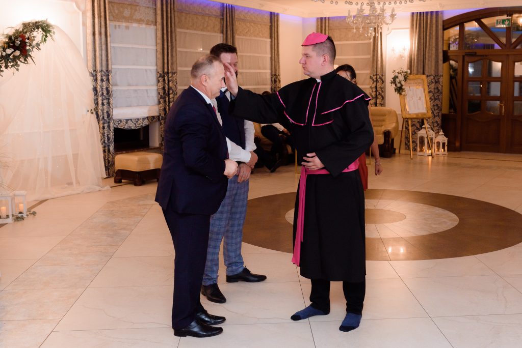 niepowtarzalne-reportaże-ślubne-Fotograf-ślubny-Lublin-Zamość-Łuków-Puławy-Opole-Lubelskie-Chełm-Lipsko-Zwoleń-Ostrowiec-Świętokrzyski-Kraków-i-cały-świat Zdjęcia, które opowiadają historię. Odkrywaj piękno Lublina Warszawy przez moje obiektywy. Zapraszam do podróży w świat zdjęć. Sesje plenerowe w magicznych zakątkach Lublina/Warszawy - fotograf Lublin - Fotograf Warszawa