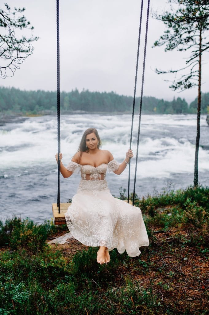 Sesje Ślubne w Norwegii - Twoje Marzenie z Fotografem z Lublina" Zapraszamy do niezapomnianej przygody w magicznej Norwegii! Nasz doświadczony fotograf z Lublina uwieczni Waszą miłość w malowniczych norweskich pejzażach. Poznajcie piękno nordyckiej przyrody i stwórzcie razem z nami niepowtarzalne wspomnienia