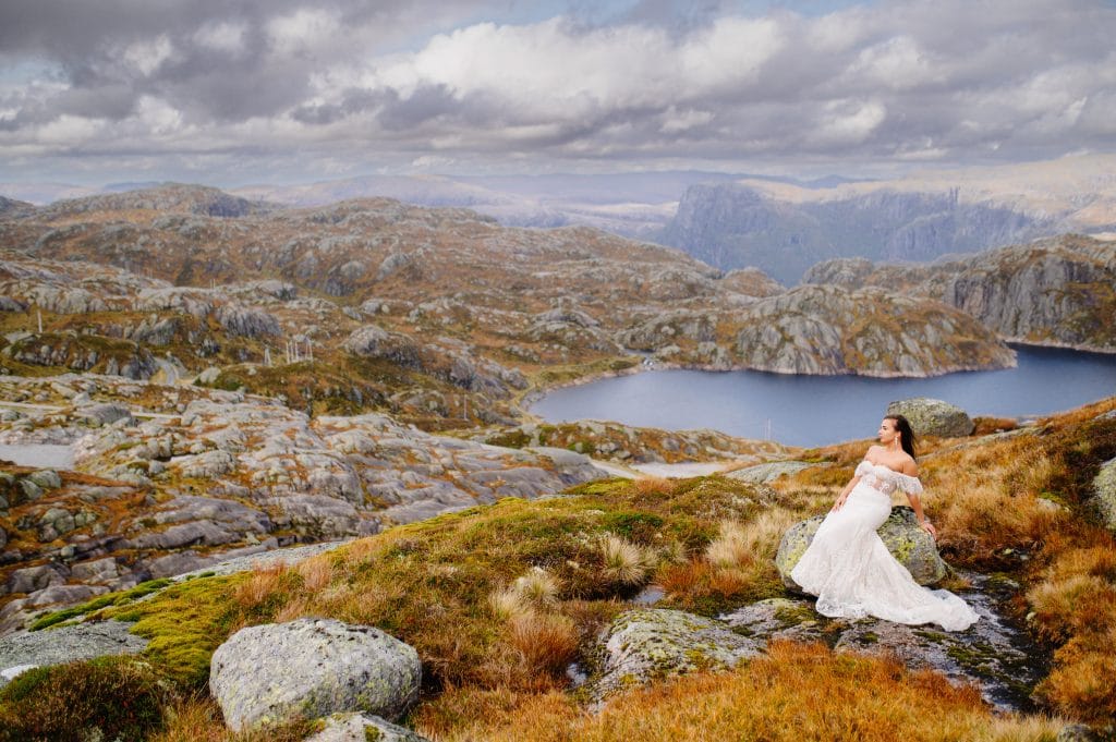 "Fotograf z Lublina na Sesjach Ślubnych w Norwegii - Twórzcie Wspomnienia na Zawsze" Chcielibyście, aby Wasze zdjęcia ślubne były niepowtarzalne? Nasza oferta sesji ślubnych w Norwegii z udziałem doświadczonego fotografa z Lublina spełni Wasze marzenia o magicznych i wyjątkowych kadrach.