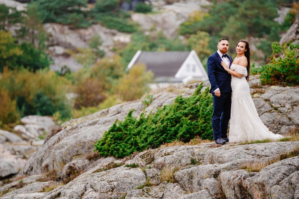 Sesje Ślubne w Norwegii - Twoje Marzenie z Fotografem z Lublina" Zapraszamy do niezapomnianej przygody w magicznej Norwegii! Nasz doświadczony fotograf z Lublina uwieczni Waszą miłość w malowniczych norweskich pejzażach. Poznajcie piękno nordyckiej przyrody i stwórzcie razem z nami niepowtarzalne wspomnienia