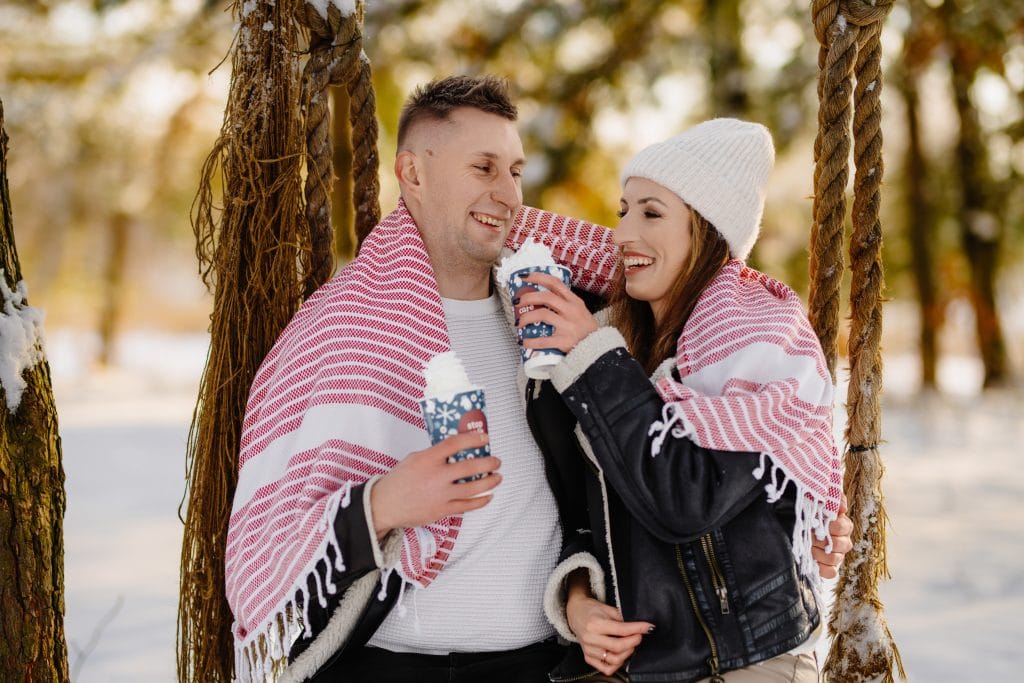 Sesja Narzeczeńska dla Pary w Zimowej Scenerii – Wyjątkowe Chwile Przed Ślubem. Fotograf Lublin