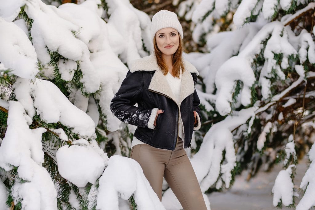 Sesja Narzeczeńska dla Pary w Zimowej Scenerii – Wyjątkowe Chwile Przed Ślubem. Fotograf Lublin