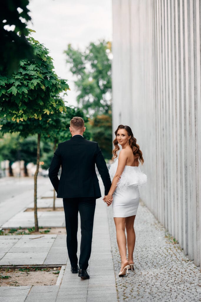 niepowtarzalne-reportaże-ślubne-Fotograf-ślubny-Lublin-Zamość-Łuków-Puławy-Opole-Lubelskie-Chełm-Lipsko-Zwoleń-Ostrowiec-Świętokrzyski-Kraków-i-cały-świat Profesjonalna fotografia ślubna – reportaż i sesja plenerowa realizowana przez fotografa z Lublina i Warszawy.