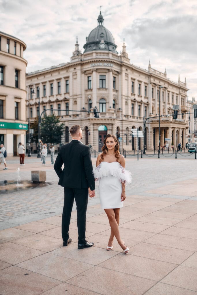 niepowtarzalne-reportaże-ślubne-Fotograf-ślubny-Lublin-Zamość-Łuków-Puławy-Opole-Lubelskie-Chełm-Lipsko-Zwoleń-Ostrowiec-Świętokrzyski-Kraków-i-cały-świat Profesjonalna fotografia ślubna – reportaż i sesja plenerowa realizowana przez fotografa z Lublina i Warszawy.