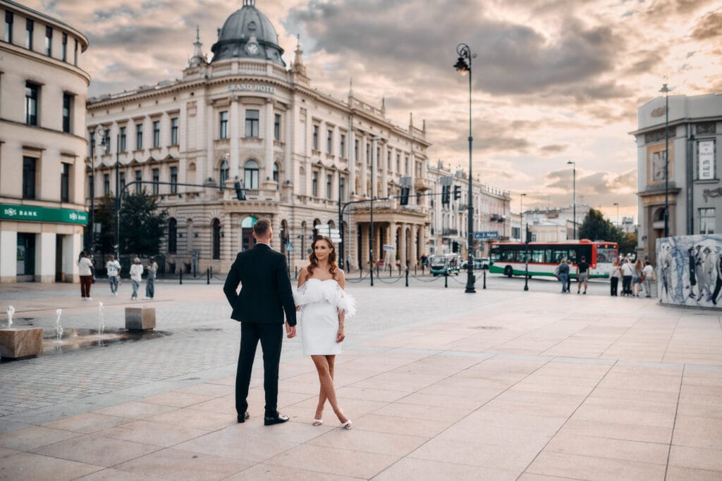 niepowtarzalne-reportaże-ślubne-Fotograf-ślubny-Lublin-Zamość-Łuków-Puławy-Opole-Lubelskie-Chełm-Lipsko-Zwoleń-Ostrowiec-Świętokrzyski-Kraków-i-cały-świat Profesjonalna fotografia ślubna – reportaż i sesja plenerowa realizowana przez fotografa z Lublina i Warszawy.