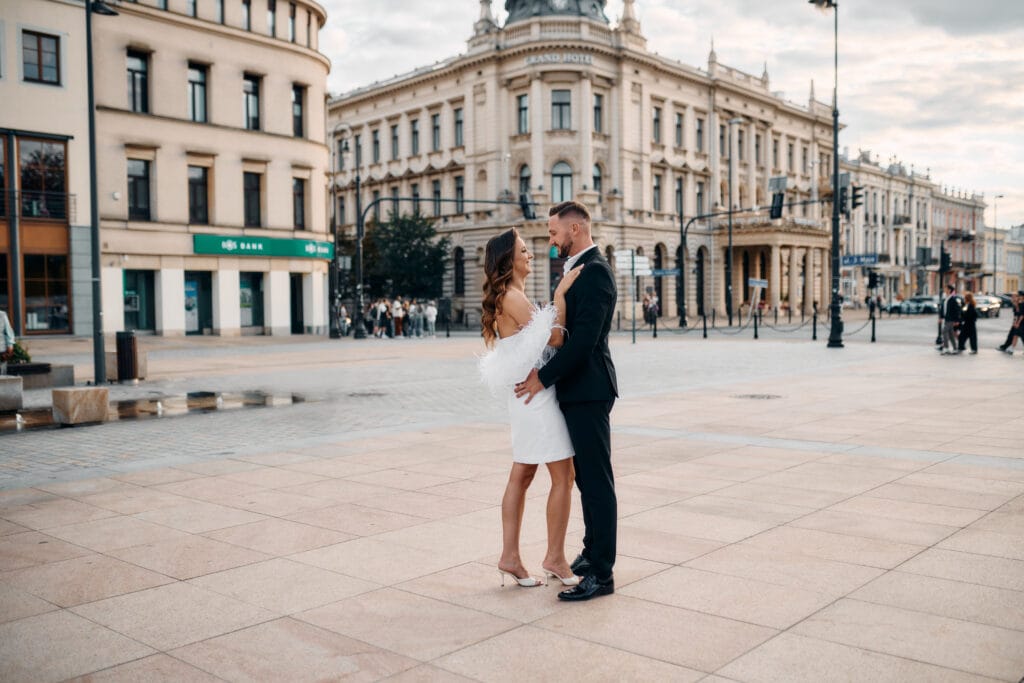 niepowtarzalne-reportaże-ślubne-Fotograf-ślubny-Lublin-Zamość-Łuków-Puławy-Opole-Lubelskie-Chełm-Lipsko-Zwoleń-Ostrowiec-Świętokrzyski-Kraków-i-cały-świat Profesjonalna fotografia ślubna – reportaż i sesja plenerowa realizowana przez fotografa z Lublina i Warszawy.