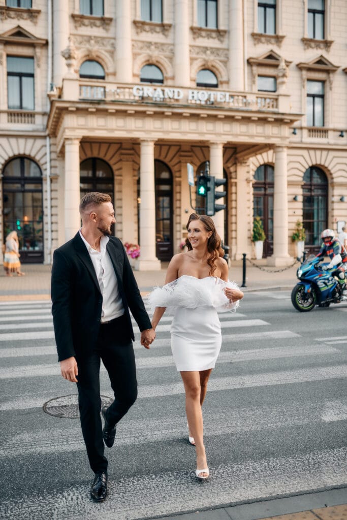niepowtarzalne-reportaże-ślubne-Fotograf-ślubny-Lublin-Zamość-Łuków-Puławy-Opole-Lubelskie-Chełm-Lipsko-Zwoleń-Ostrowiec-Świętokrzyski-Kraków-i-cały-świat Profesjonalna fotografia ślubna – reportaż i sesja plenerowa realizowana przez fotografa z Lublina i Warszawy.