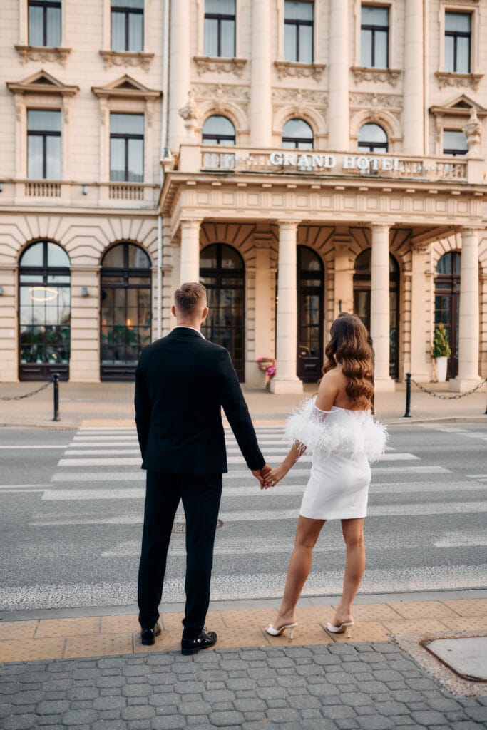 niepowtarzalne-reportaże-ślubne-Fotograf-ślubny-Lublin-Zamość-Łuków-Puławy-Opole-Lubelskie-Chełm-Lipsko-Zwoleń-Ostrowiec-Świętokrzyski-Kraków-i-cały-świat Profesjonalna fotografia ślubna – reportaż i sesja plenerowa realizowana przez fotografa z Lublina i Warszawy.