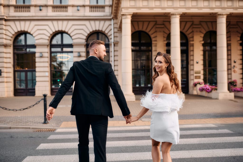 niepowtarzalne-reportaże-ślubne-Fotograf-ślubny-Lublin-Zamość-Łuków-Puławy-Opole-Lubelskie-Chełm-Lipsko-Zwoleń-Ostrowiec-Świętokrzyski-Kraków-i-cały-świat Profesjonalna fotografia ślubna – reportaż i sesja plenerowa realizowana przez fotografa z Lublina i Warszawy.