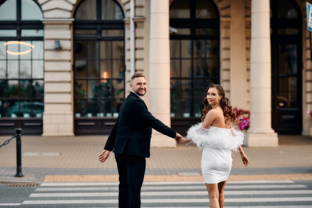 niepowtarzalne-reportaże-ślubne-Fotograf-ślubny-Lublin-Zamość-Łuków-Puławy-Opole-Lubelskie-Chełm-Lipsko-Zwoleń-Ostrowiec-Świętokrzyski-Kraków-i-cały-świat Profesjonalna fotografia ślubna – reportaż i sesja plenerowa realizowana przez fotografa z Lublina i Warszawy.