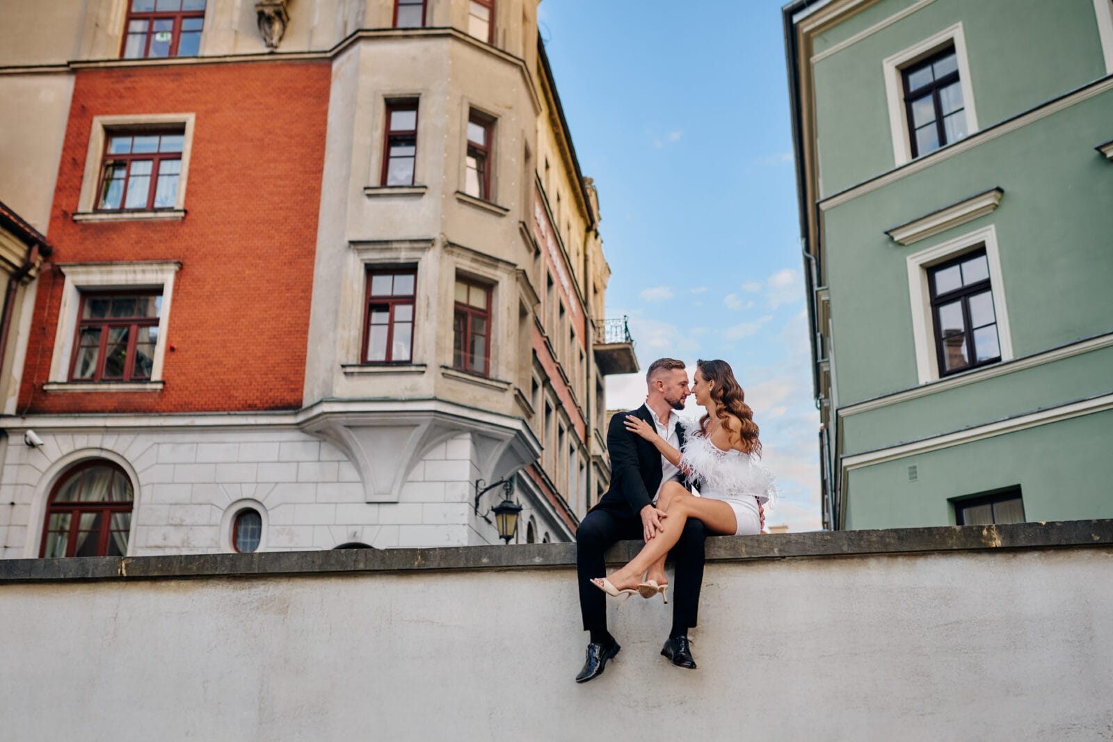 Profesjonalny reportaż ślubny w Krakowie wykonany przez Karola Wosia – para młoda podczas przysięgi - fotograf ślubny Kraków